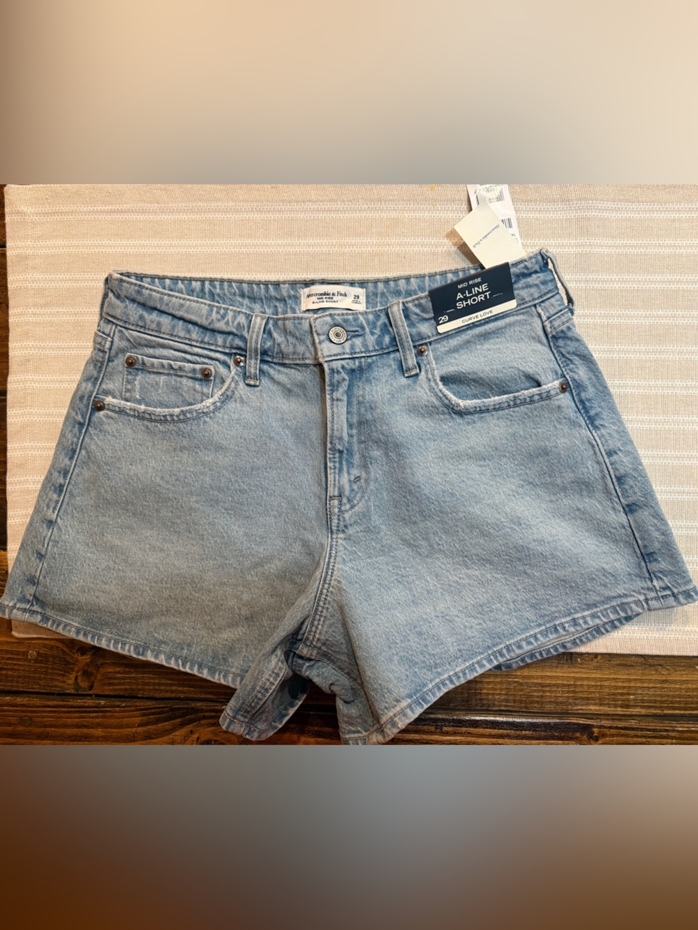 Abercrombie Curve Love Mid Rise A-Line Denim Shorts Size 29 NWT